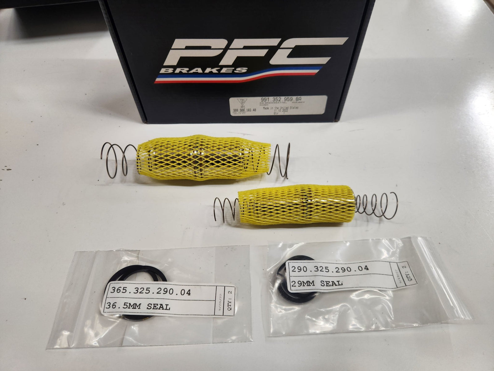 PFC ZR69 Caliper 4-Piston/Seal Rebuild Kit - 991.352.959.8A - 991 GT3 Cup / GT4 Clubsport - Hinz Motorsport